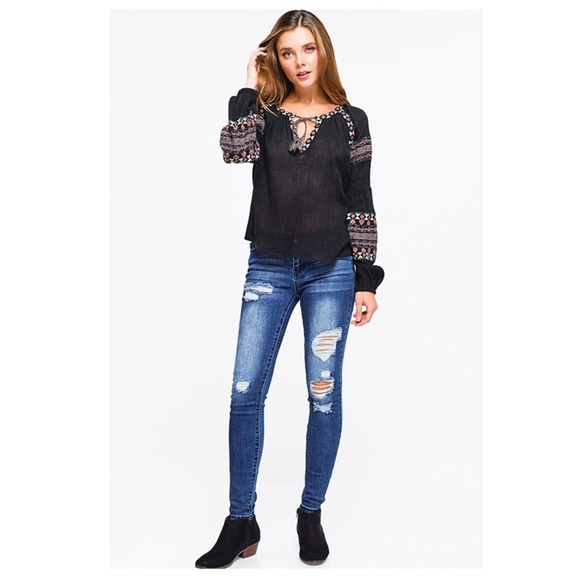 BOHO BEAUTIFUL!  Blouson Sleeve Embroidered Top - Picture 4 of 8